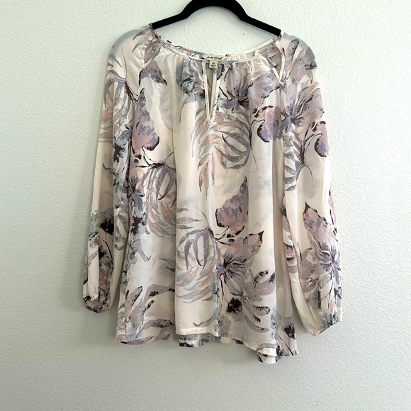 Lucky Brand Tops - Lucky Brand Floral Top Size M